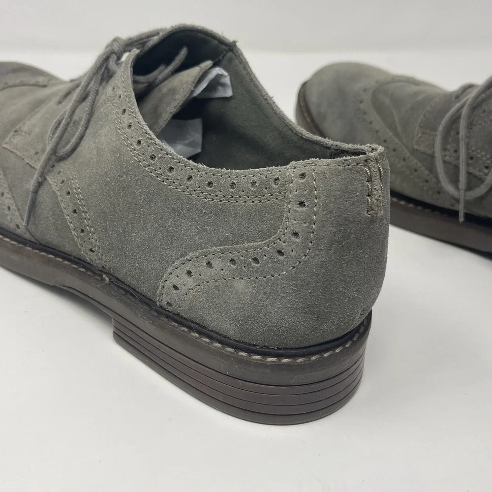 Clarks preowned good